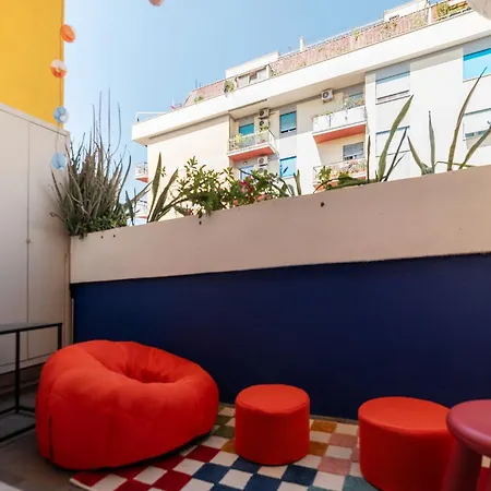 Guesthost - Colorful In Vintage-modern Style Roma